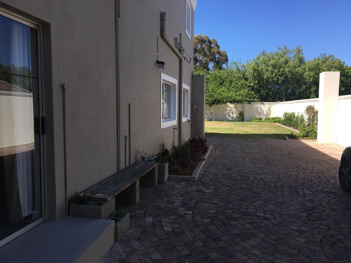 African Palm Cottage Durbanville Esterno foto